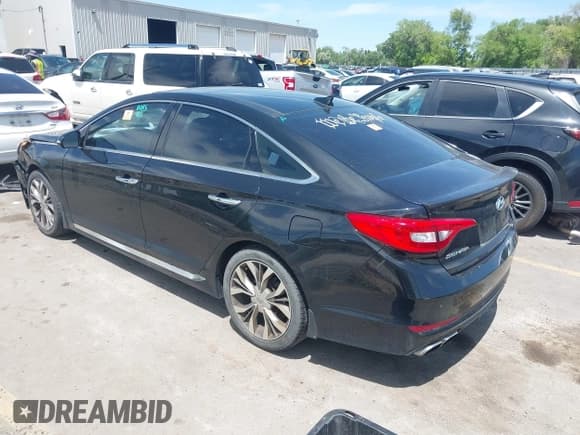 ✅ 2015 Hyundai Sonata Sport • VIN: 5NPE34AB9FH173578 • Lot: 42341702. Wystawiony na IAAI z przebiegiem 130 033 mil. Bezpłatny archiwum sprzedaży aukcyjnych z USA i szczegółowy raport historii pojazdu na DreamBid. Zdjęcie 3.