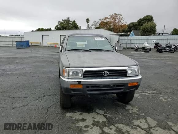 ✅ 1995 Toyota 4Runner • VIN: JT3VN29V6S0042097 • Lot: 81771164. Wystawiony na Copart z przebiegiem 213 170 mil. Bezpłatny archiwum sprzedaży aukcyjnych z USA i szczegółowy raport historii pojazdu na DreamBid. Zdjęcie 12.