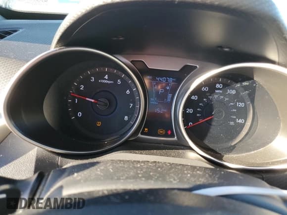 ✅ 2015 Hyundai Veloster • VIN: KMHTC6AD7FU222718 • Lot: 78081144. Wystawiony na Copart z przebiegiem 44 078 mil. Bezpłatny archiwum sprzedaży aukcyjnych z USA i szczegółowy raport historii pojazdu na DreamBid. Zdjęcie 9.