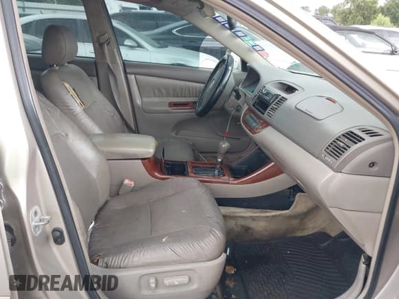 ✅ 2004 Toyota Camry LE • VIN: 4T1BF32K14U067398 • Лот: 42844032. Опубликован ранее на IAAI с пробегом 199 936 миль. Бесплатный доступ к архиву аукционных продаж из США и подробный отчёт об истории автомобиля на DreamBid. Изображение 5.