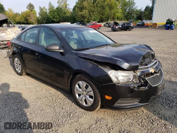 2013 Chevrolet Cruze LS z VIN 1G1PA5SG7D7301793, wystawiony jako Copart lot #71119945 z przebiegiem 115 786 mil mil oraz Szkoda całkowita • Salvage title. Historia ofert i sprzedaży dostępna na DreamBid. Obrazek 4.