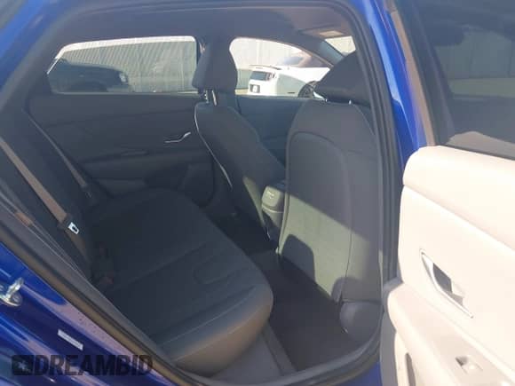 2025 Hyundai Elantra SEL Sport with VIN KMHLM4DGXSU992610, listed as a IAAI auction lot 43319490 with 1,894 mi miles and . Bid and sale history available at DreamBid. Image 8.