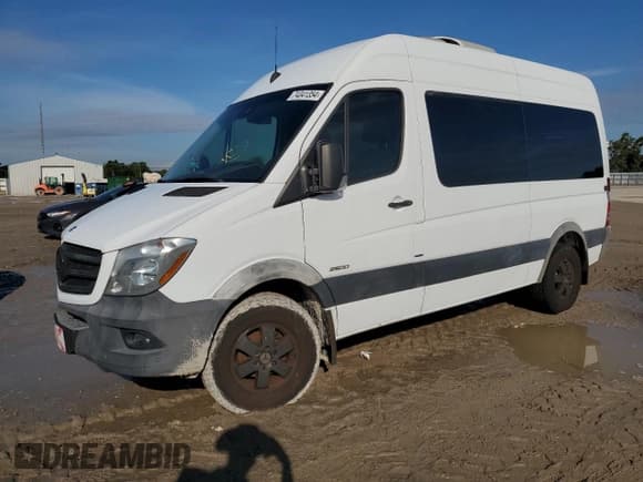 ✅ 2015 Mercedes-Benz Sprinter Passenger • VIN: WDZPE7CC8FP132535 • Лот: 74041354. Опубликован ранее на Copart с пробегом 53 192 миль. Бесплатный доступ к архиву аукционных продаж из США и подробный отчёт об истории автомобиля на DreamBid. Изображение 1.
