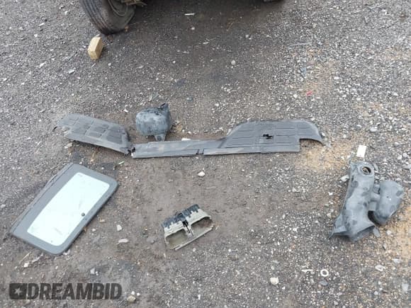 ✅ 2002 Chevrolet S-10 • VIN: 1GCCS19WX28188728 • Лот: 42337500. Опубликован ранее на IAAI с пробегом 305 227 миль. Бесплатный доступ к архиву аукционных продаж из США и подробный отчёт об истории автомобиля на DreamBid. Изображение 12.