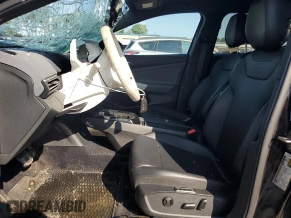 ✅ 2021 Volkswagen ID.4 1st Edition • VIN: WVGDMPE24MP010676 • Lot: 62170405. Listed on Copart with 95,242 mi. Free auction sales archive from the USA and detailed vehicle history report at DreamBid. Image 7.