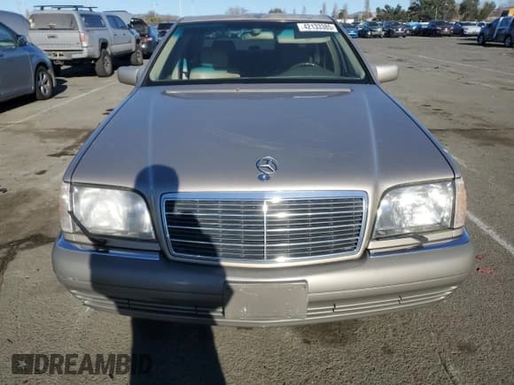 ✅ 1995 Mercedes-Benz S • VIN: WDBGA51E4SA202452 • Lot: 42133385. Listed on Copart with 165,561 mi. Free auction sales archive from the USA and detailed vehicle history report at DreamBid. Image 5.