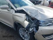 ✅ 2017 Lincoln MKX Select • VIN: 2LMPJ8KR5HBL50935 • Lot: 43394529. Listed on IAAI with 50,195 mi. Free auction sales archive from the USA and detailed vehicle history report at DreamBid. Image 6.