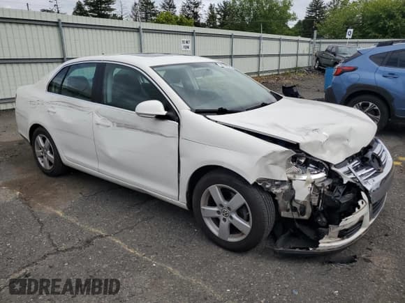 ✅ 2009 Volkswagen Jetta SE • VIN: 3VWRM71K39M057367 • Lot: 58745235. Listed on Copart with 130,647 mi. Free auction sales archive from the USA and detailed vehicle history report at DreamBid. Image 4.