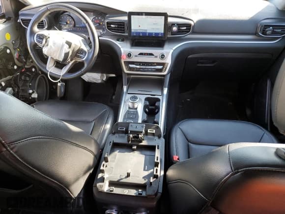 ✅ 2021 Ford Explorer XLT • VIN: 1FMSK8DH0MGA01126 • Lot: 86541925. Wystawiony na Copart z przebiegiem 441 826 mil. Bezpłatny archiwum sprzedaży aukcyjnych z USA i szczegółowy raport historii pojazdu na DreamBid. Zdjęcie 8.