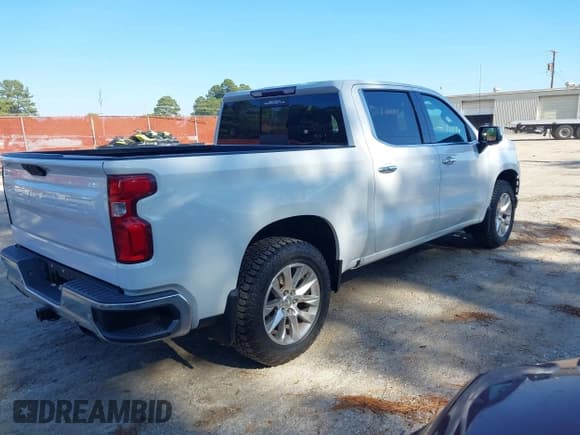 ✅ 2019 Chevrolet Silverado 1500 LTZ • VIN: 3GCUYGED0KG109314 • Lot: 43892760. Wystawiony na IAAI z przebiegiem 98 208 mil. Bezpłatny archiwum sprzedaży aukcyjnych z USA i szczegółowy raport historii pojazdu na DreamBid. Zdjęcie 4.