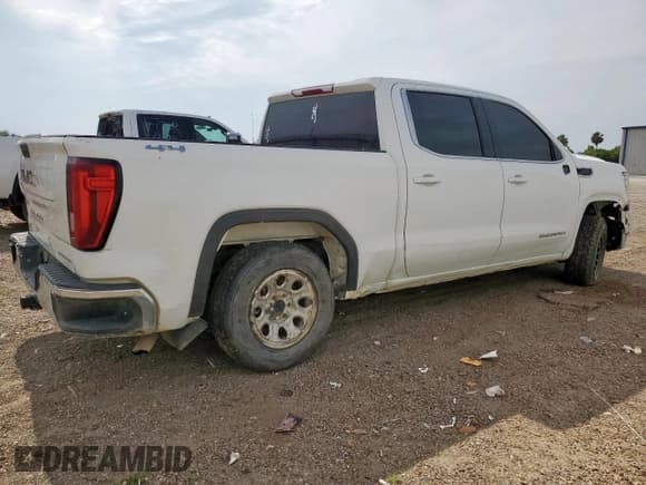 ✅ 2022 GMC Sierra 1500 SLE • VIN: 3GTPUBEK7NG625457 • Лот: 59371535. Опубликован ранее на Copart с пробегом Не указан. Бесплатный доступ к архиву аукционных продаж из США и подробный отчёт об истории автомобиля на DreamBid. Изображение 3.