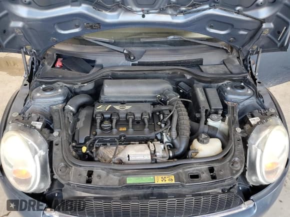 ✅ 2010 MINI Convertible S • VIN: WMWMS3C5XATY08714 • Лот: 66751035. Опубликован ранее на Copart с пробегом 72 747 миль. Бесплатный доступ к архиву аукционных продаж из США и подробный отчёт об истории автомобиля на DreamBid. Изображение 11.