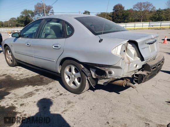 ✅ 2000 Ford Taurus SES • VIN: 1FAFP55S7YA255138 • Lot: 86819025. Listed on Copart with 23,468 mi. Free auction sales archive from the USA and detailed vehicle history report at DreamBid. Image 2.