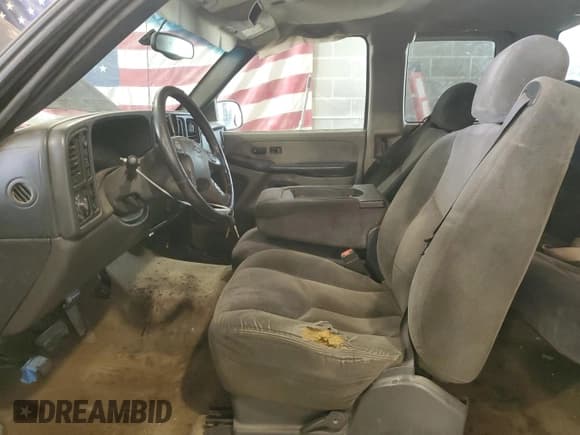 ✅ 2001 Chevrolet Silverado 2500HD LS • VIN: 1GCHK29U21E258040 • Лот: 64043465. Опубликован ранее на Copart с пробегом 259 626 миль. Бесплатный доступ к архиву аукционных продаж из США и подробный отчёт об истории автомобиля на DreamBid. Изображение 7.