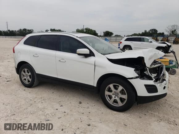 ✅ 2013 Volvo XC60 3.2L • VIN: YV4952DL2D2448207 • Lot: 54915375. Listed on Copart with 135,270 mi. Free auction sales archive from the USA and detailed vehicle history report at DreamBid. Image 4.
