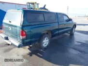 ✅ 1997 Dodge Dakota • VIN: 1B7GL23X8VS124300 • Lot: 41561541. Wystawiony na IAAI z przebiegiem 170 248 mil. Bezpłatny archiwum sprzedaży aukcyjnych z USA i szczegółowy raport historii pojazdu na DreamBid. Zdjęcie 4.