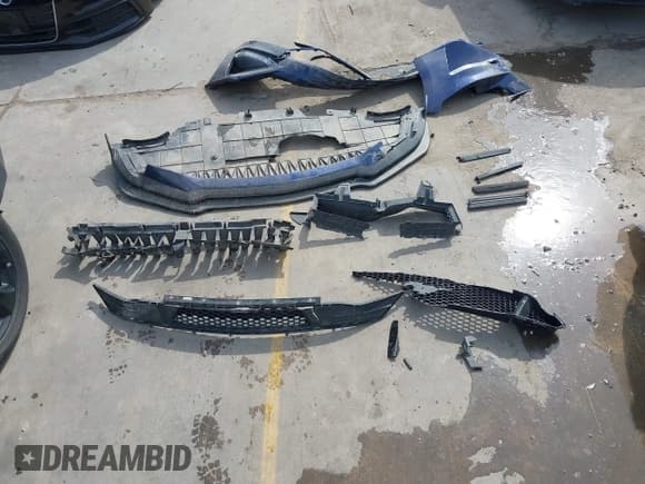 ✅ 2018 Ford Mustang GT • VIN: 1FA6P8CF7J5163016 • Lot: 42231330. Listed on IAAI with 55,810 mi. Free auction sales archive from the USA and detailed vehicle history report at DreamBid. Image 12.