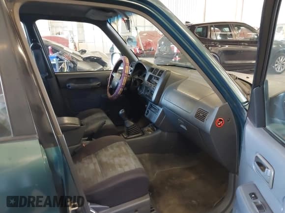 ✅ 1996 Toyota RAV4 • VIN: JT3HP10V6T0088111 • Lot: 42024446. Wystawiony na IAAI z przebiegiem 120 131 mil. Bezpłatny archiwum sprzedaży aukcyjnych z USA i szczegółowy raport historii pojazdu na DreamBid. Zdjęcie 5.