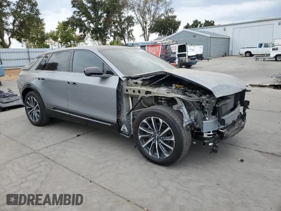 ✅ 2024 Cadillac LYRIQ Sport • VIN: 1GYKPVRL4RZ126721 • Lot: 81627075. Listed on Copart with 21,438 mi. Free auction sales archive from the USA and detailed vehicle history report at DreamBid. Image 4.