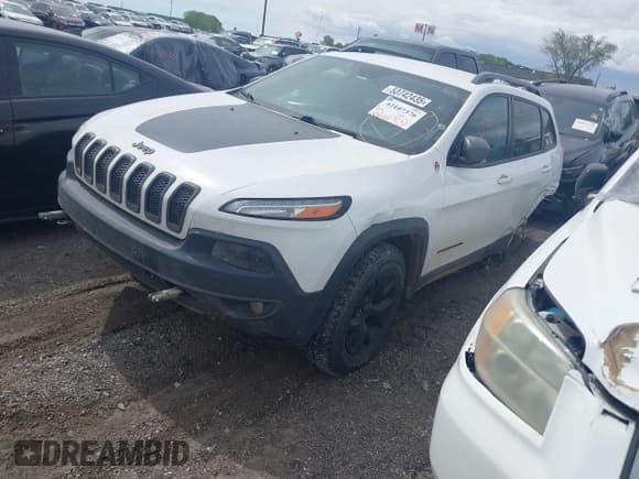 ✅ 2018 Jeep Cherokee Trailhawk • VIN: 1C4PJMBX3JD548761 • Lot: 42107376. Listed on IAAI with 148,525 mi. Free auction sales archive from the USA and detailed vehicle history report at DreamBid. Image 2.