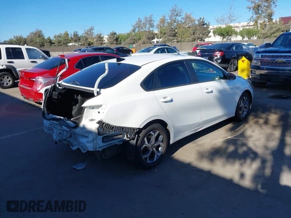 ✅ 2020 Kia Forte LXS • VIN: 3KPF24AD6LE257057 • Лот: 43165864. Опубликован ранее на IAAI с пробегом 83 508 миль. Бесплатный доступ к архиву аукционных продаж из США и подробный отчёт об истории автомобиля на DreamBid. Изображение 4.