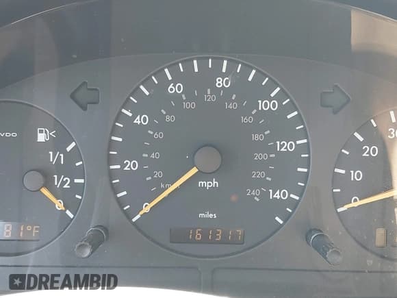 ✅ 2002 Mercedes-Benz M 320/430/500 • VIN: 4JGAB54E82A323495 • Lot: 41848530. Listed on IAAI with 161,317 mi. Free auction sales archive from the USA and detailed vehicle history report at DreamBid. Image 7.