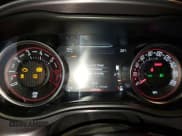 ✅ 2017 Dodge Challenger T/A 392 • VIN: 2C3CDZFJ3HH618009 • Lot: 60612944. Wystawiony na Copart z przebiegiem 24 289 mil. Bezpłatny archiwum sprzedaży aukcyjnych z USA i szczegółowy raport historii pojazdu na DreamBid. Zdjęcie 9.