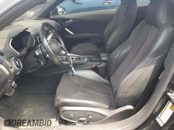 ✅ 2016 Audi TT 2.0T • VIN: TRUC5AFV4G1026277 • Lot: 58651015. Wystawiony na Copart z przebiegiem 90 106 mil. Bezpłatny archiwum sprzedaży aukcyjnych z USA i szczegółowy raport historii pojazdu na DreamBid. Zdjęcie 7.