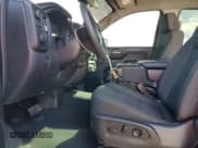 ✅ 2022 Chevrolet Silverado 1500 Custom Trail Boss • VIN: 3GCPDCED9NG670133 • Lot: 87021705. Wystawiony na Copart z przebiegiem 86 891 mil. Bezpłatny archiwum sprzedaży aukcyjnych z USA i szczegółowy raport historii pojazdu na DreamBid. Zdjęcie 7.