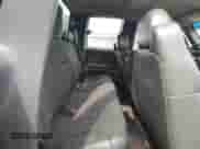 2002 Chevrolet Silverado 1500 z VIN 1GCEC19V82E279611, wystawiony jako Copart lot #63974715 z przebiegiem 242 944 mil mil oraz Szkoda całkowita • Salvage title. Historia ofert i sprzedaży dostępna na DreamBid. Obrazek 10.