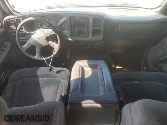 ✅ 2006 Chevrolet Silverado 2500HD LT3 • VIN: 1GCHK23G36F230834 • Lot: 75345404. Wystawiony na Copart z przebiegiem 199 800 mil. Bezpłatny archiwum sprzedaży aukcyjnych z USA i szczegółowy raport historii pojazdu na DreamBid. Zdjęcie 8.