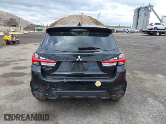 ✅ 2022 Mitsubishi Outlander ES • VIN: JA4ARUAU0NU002635 • Лот: 43473972. Опубликован ранее на IAAI с пробегом 32 348 миль. Бесплатный доступ к архиву аукционных продаж из США и подробный отчёт об истории автомобиля на DreamBid. Изображение 16.