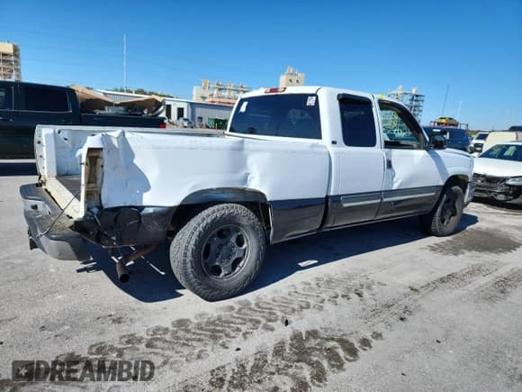 ✅ 2004 Chevrolet Silverado 1500 • VIN: 1GCEC19T04Z217727 • Lot: 90862825. Wystawiony na Copart z przebiegiem 277 303 mil. Bezpłatny archiwum sprzedaży aukcyjnych z USA i szczegółowy raport historii pojazdu na DreamBid. Zdjęcie 3.