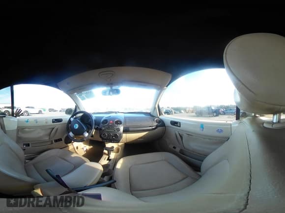 ✅ 2008 Volkswagen Beetle SE • VIN: 3VWRF31Y78M400414 • Lot: 43267745. Listed on IAAI with 129,692 mi. Free auction sales archive from the USA and detailed vehicle history report at DreamBid. Image 18.