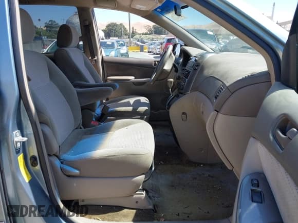 ✅ 2006 Toyota Sienna CE • VIN: 5TDZA23C36S453203 • Lot: 42572930. Listed on IAAI with 179,815 mi. Free auction sales archive from the USA and detailed vehicle history report at DreamBid. Image 5.