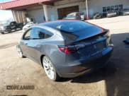 ✅ 2018 Tesla Model 3 Long Range Battery • VIN: 5YJ3E1EB6JF105837 • Lot: 41763460. Wystawiony na IAAI z przebiegiem 100 387 mil. Bezpłatny archiwum sprzedaży aukcyjnych z USA i szczegółowy raport historii pojazdu na DreamBid. Zdjęcie 3.
