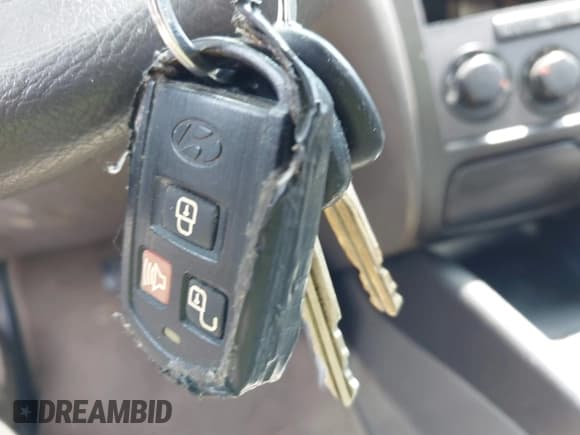 ✅ 2006 Hyundai Elantra GLS • VIN: KMHDN46D96U361275 • Lot: 42885155. Wystawiony na IAAI z przebiegiem 118 712 mil. Bezpłatny archiwum sprzedaży aukcyjnych z USA i szczegółowy raport historii pojazdu na DreamBid. Zdjęcie 11.