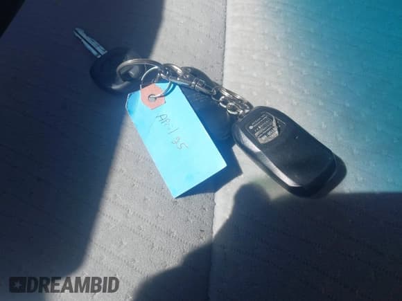 ✅ 2015 Toyota Sienna LE • VIN: 5TDJK3DC0FS125574 • Lot: 42356460. Wystawiony na IAAI z przebiegiem 102 543 mil. Bezpłatny archiwum sprzedaży aukcyjnych z USA i szczegółowy raport historii pojazdu na DreamBid. Zdjęcie 11.