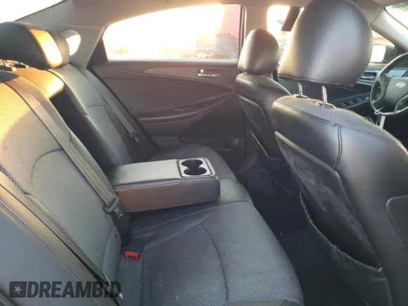 ✅ 2011 Hyundai Sonata SE • VIN: 5NPEC4AC0BH082685 • Lot: 75003844. Listed on Copart with 202,209 mi. Free auction sales archive from the USA and detailed vehicle history report at DreamBid. Image 10.