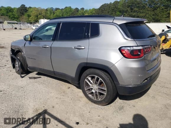 ✅ 2020 Jeep Compass Latitude • VIN: 3C4NJCBB1LT224419 • Lot: 53473975. Listed on Copart with 81,002 mi. Free auction sales archive from the USA and detailed vehicle history report at DreamBid. Image 2.