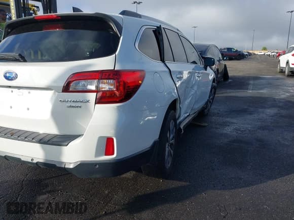 ✅ 2017 Subaru Outback Touring • VIN: 4S4BSETC5H3313606 • Lot: 43719498. Listed on IAAI with 108,883 mi. Free auction sales archive from the USA and detailed vehicle history report at DreamBid. Image 17.