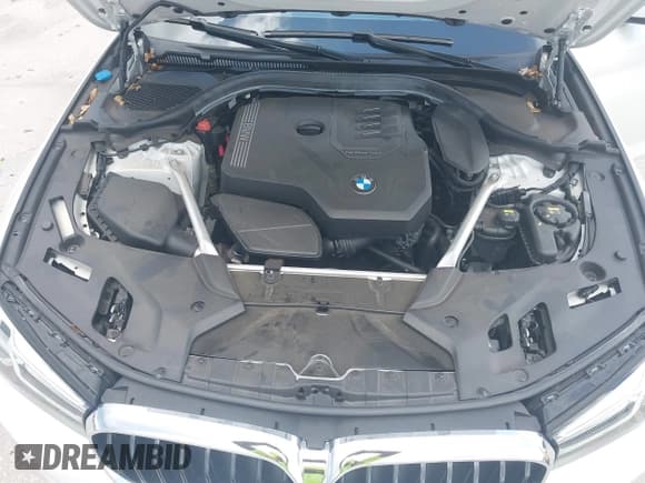 ✅ 2021 BMW 5 Series 530i • VIN: WBA53BH07MCF10086 • Lot: 43036291. Listed on IAAI with 26,592 mi. Free auction sales archive from the USA and detailed vehicle history report at DreamBid. Image 10.