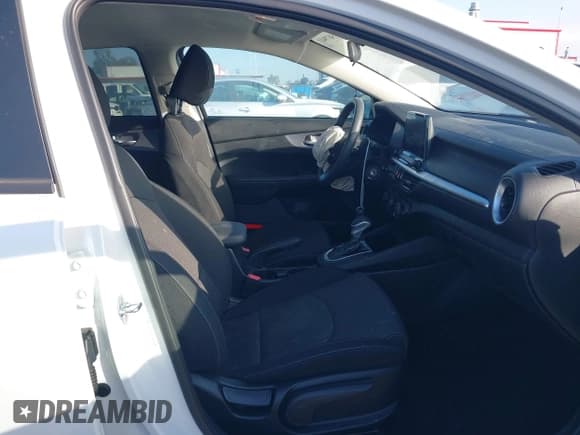 ✅ 2022 Kia Forte LXS • VIN: 3KPF24AD3NE456358 • Lot: 43507941. Wystawiony na IAAI z przebiegiem 17 659 mil. Bezpłatny archiwum sprzedaży aukcyjnych z USA i szczegółowy raport historii pojazdu na DreamBid. Zdjęcie 5.