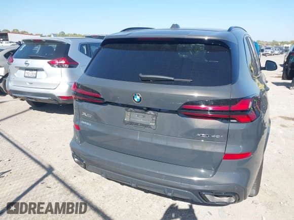 ✅ 2024 BMW X5 xDrive40i • VIN: 5UX23EU01R9U76742 • Lot: 43604412. Listed on IAAI with 19,294 mi. Free auction sales archive from the USA and detailed vehicle history report at DreamBid. Image 17.