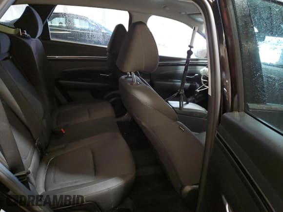 ✅ 2022 Hyundai Tucson Preferred • VIN: KM8JBCAE9NU066889 • Lot: 83431484. Wystawiony na Copart z przebiegiem Nie podano. Bezpłatny archiwum sprzedaży aukcyjnych z USA i szczegółowy raport historii pojazdu na DreamBid. Zdjęcie 11.