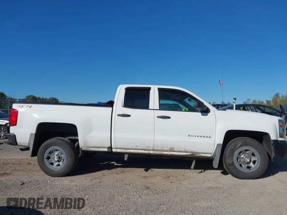 ✅ 2017 Chevrolet Silverado 1500 Work Truck • VIN: 1GCVKNEC4HZ404782 • Lot: 43338090. Wystawiony na IAAI z przebiegiem 95 852 mil. Bezpłatny archiwum sprzedaży aukcyjnych z USA i szczegółowy raport historii pojazdu na DreamBid. Zdjęcie 14.