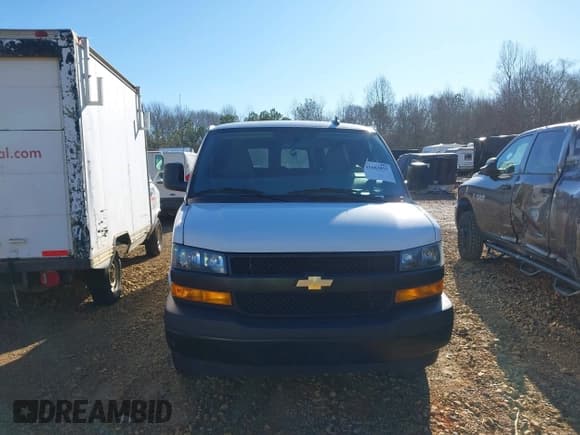 ✅ 2023 Chevrolet Express Passenger LS • VIN: 1GAZGNFP9P1114645 • Лот: 41663857. Опубликован ранее на IAAI с пробегом 128 181 миль. Бесплатный доступ к архиву аукционных продаж из США и подробный отчёт об истории автомобиля на DreamBid. Изображение 12.