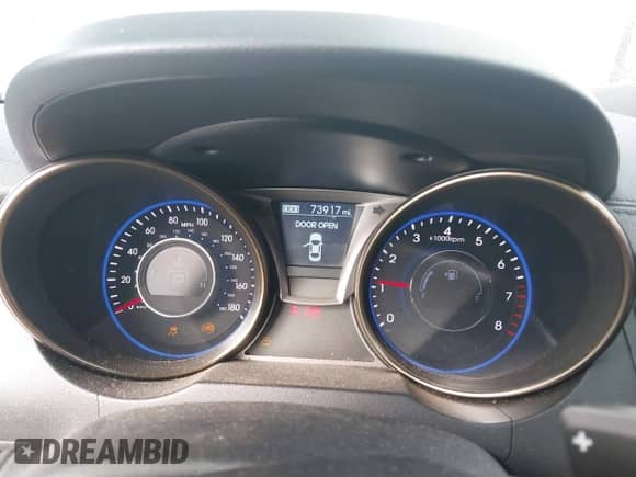 2013 Hyundai Genesis Coupe R-Spec с VIN KMHHU6KJ6DU081340, выставлен на аукционе IAAI как лот 41528083 с пробегом 73 917 миль миль и . История ставок и продаж доступна на DreamBid. Изображение 7.