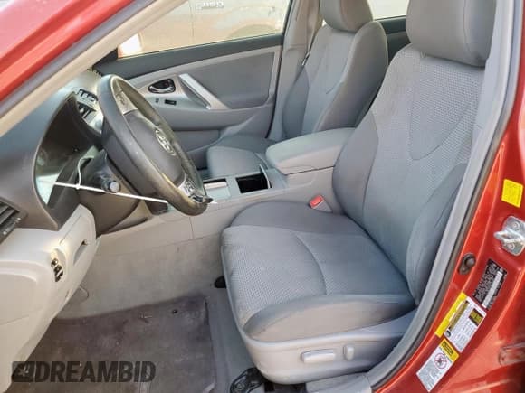 ✅ 2011 Toyota Camry XLE • VIN: 4T1BK3EK0BU126025 • Lot: 92688195. Wystawiony na Copart z przebiegiem Nie podano. Bezpłatny archiwum sprzedaży aukcyjnych z USA i szczegółowy raport historii pojazdu na DreamBid. Zdjęcie 7.