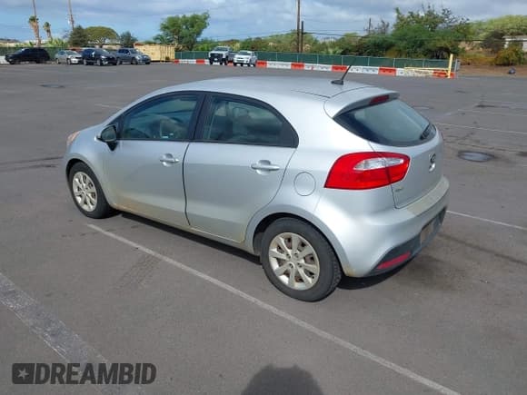 ✅ 2015 Kia Rio LX • VIN: KNADM5A37F6517102 • Lot: 43645976. Wystawiony na IAAI z przebiegiem 127 327 mil. Bezpłatny archiwum sprzedaży aukcyjnych z USA i szczegółowy raport historii pojazdu na DreamBid. Zdjęcie 3.